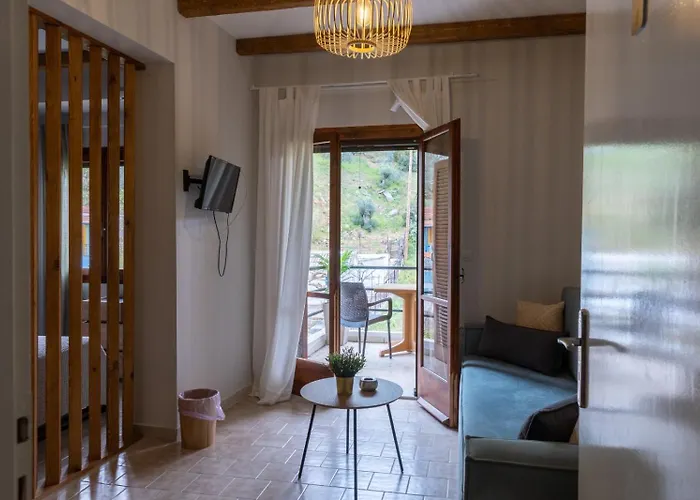 Sea Side Hotel Pteleós